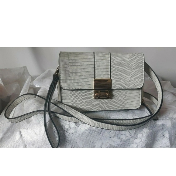 SONDRA ROBERTS SQUARED crossbody wristlet clutch grey faux croc purse minimalist - Picture 2 of 11